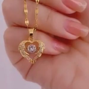 NIP Love heart moving necklace female phoenix dance nine days cold wind luxury